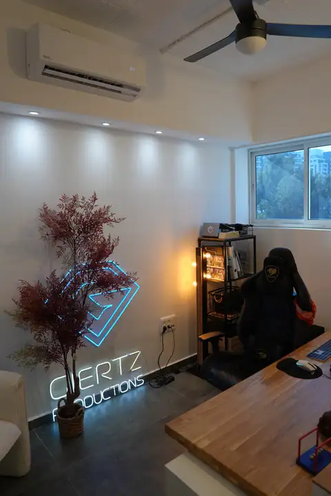 אולפן הפקות של דייר במגשימים 24